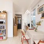 Veeve - Characterful Bastille Hideaway